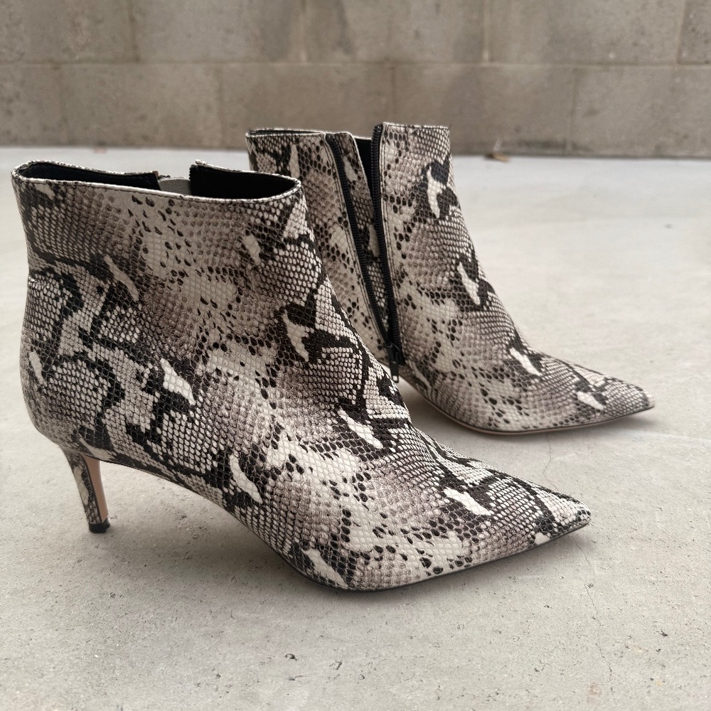 Tony Bianco NWT Gessy Bootie in Natural Snake Sz 10